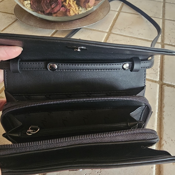 Purse Crossbody, New - Picture 2 of 3